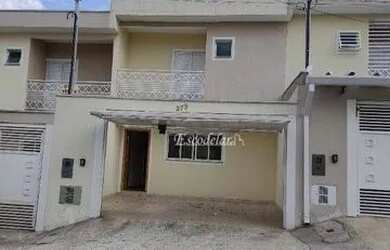 Imagem: A casa possui 2 Dormitórios, 1 Banheiro, 2 Vagas na garagem