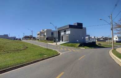 Imagem: A casa em condomínio possui 3 Dormitórios, 4 Banheiros, 4