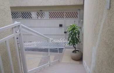 Imagem: A casa possui 3 Dormitórios, 3 Banheiros, 3 Vagas na garagem