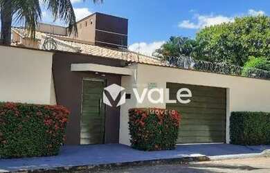 Imagem: A casa possui 4 Dormitórios, 3 Banheiros, 4 Vagas na garagem