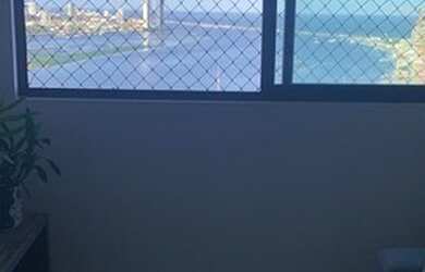 Imagem: O apartamento possui 1 Dormitório, 1 Banheiro, 1 Vaga na garagem