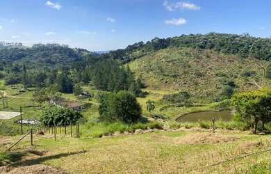Imagem: O terreno possui 600m² de Área e está localizado em Vila