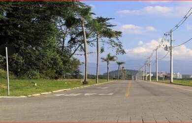 Imagem: O terreno à venda possui e está localizado em Sertão do