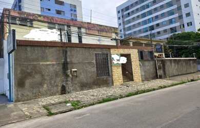 Imagem: O depósito possui 5 Vagas na garagem, 400m² de Área e está