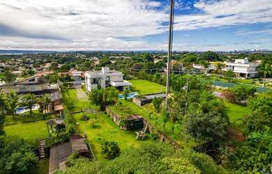 Imagem: A casa possui 5 Dormitórios, 5 Banheiros, 5 Vagas na garagem