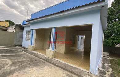 Imagem: A casa possui 2 Dormitórios, 1 Banheiro, 2 Vagas na garagem