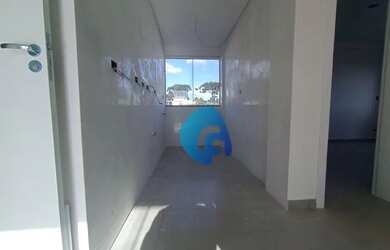 Imagem: O apartamento possui 3 Dormitórios, 1 Banheiro, 1 Vaga na garagem