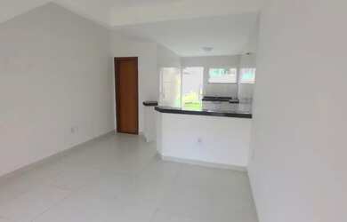 Imagem: A casa possui 2 Dormitórios, 2 Banheiros, 1 Vaga na garagem