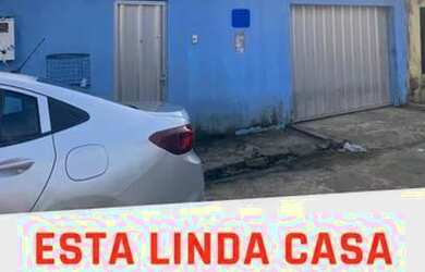 Imagem: A casa possui 4 Dormitórios, 2 Banheiros, 2 Vagas na garagem