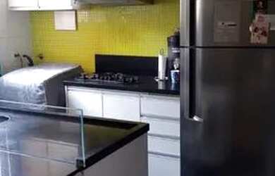 Imagem: O apartamento possui 2 Dormitórios, 1 Banheiro, 1 Vaga na garagem