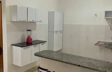 Imagem: O apartamento possui 1 Dormitório, 1 Banheiro, 1 Vaga na garagem