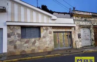 Imagem: A casa possui 2 Dormitórios, 1 Banheiro, 2 Vagas na garagem