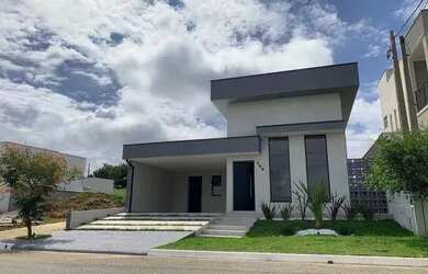 Imagem: A casa em condomínio possui 3 Dormitórios, 3 Banheiros, 4