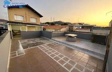 Imagem: A casa possui 4 Dormitórios, 2 Banheiros, 3 Vagas na garagem