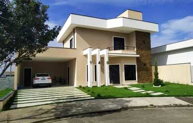 Imagem: A casa em condomínio possui 4 Dormitórios, 4 Banheiros, 4