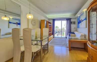 Imagem: O apartamento possui 1 Dormitório, 1 Banheiro, 1 Vaga na garagem