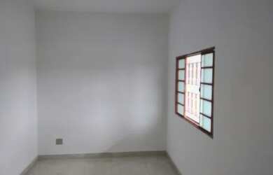 Imagem: O apartamento possui 2 Dormitórios, 1 Banheiro, 2 Vagas na