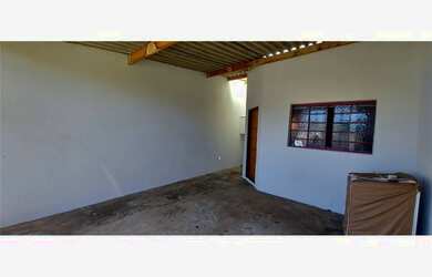 Imagem: A casa possui 1 Dormitório, 1 Banheiro, 2 Vagas na garagem