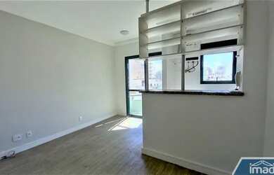 Imagem: O apartamento possui 1 Dormitório, 1 Banheiro, 1 Vaga na garagem