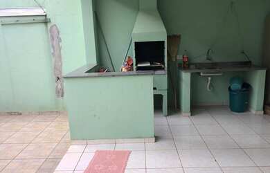 Imagem: A casa possui 4 Dormitórios, 3 Banheiros, 168m² de Área e