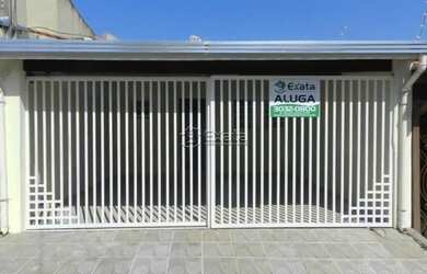 Imagem: A casa possui 3 Dormitórios, 1 Banheiro, 2 Vagas na garagem