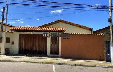 Imagem: A casa possui 3 Dormitórios, 2 Banheiros, 506m² de Área e