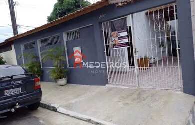 Imagem: A casa possui 2 Dormitórios, 1 Banheiro, 1 Vaga na garagem