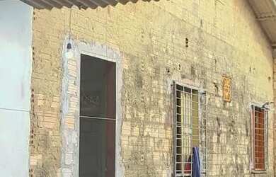 Imagem: A casa possui 2 Dormitórios, 3 Banheiros, 4 Vagas na garagem