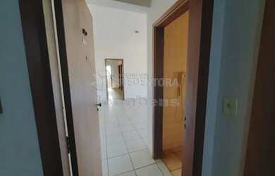 Imagem: O apartamento e possui 2 Dormitórios, Suítes, 1 Banheiro