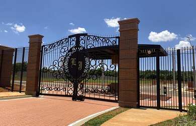 Imagem: O terreno possui 400m² de Área e está localizado em Setor