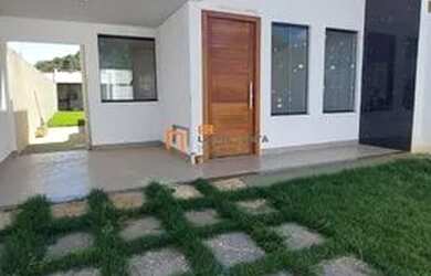 Imagem: A casa possui 2 Dormitórios, 2 Banheiros, 2 Vagas na garagem