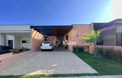 Imagem: A casa em condomínio possui 3 Dormitórios, 2 Banheiros, 4