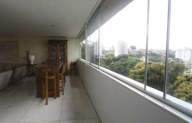 Imagem: O apartamento possui 4 Dormitórios, 5 Banheiros e 483m² de