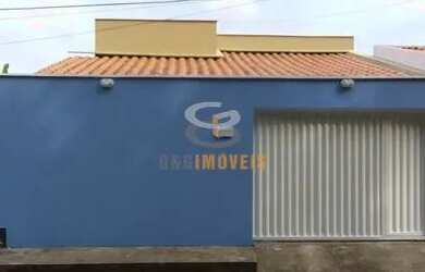 Imagem: A casa possui 2 Dormitórios, 2 Banheiros, 2 Vagas na garagem