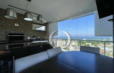 Imagem: O apartamento possui 3 Dormitórios, 1 Banheiro, 2 Vagas na