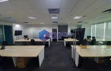 Imagem: O depósito possui 5 Vagas na garagem, 4.804m² de Área e