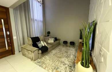 Imagem: A casa em condomínio possui 3 Dormitórios, 3 Banheiros, 2