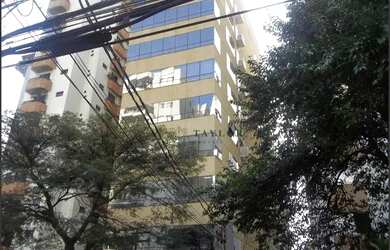 Imagem: O depósito possui 5 Vagas na garagem, 168m² de Área e está