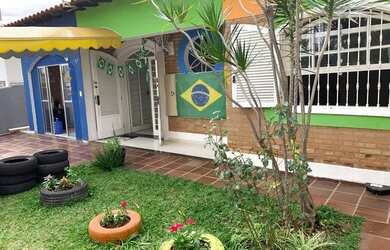 Imagem: A casa possui 2 Dormitórios, 3 Banheiros, 381m² de Área e