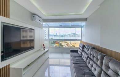 Imagem: O apartamento possui 4 Dormitórios, 4 Banheiros, 2 Vagas na