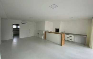 Imagem: O apartamento possui 4 Dormitórios, 5 Banheiros, 2 Vagas na