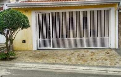 Imagem: A casa possui 3 Dormitórios, 3 Banheiros, 189m² de Área e