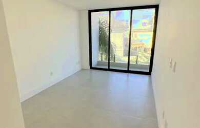 Imagem 3: Casa de condomínio para venda possui 400 metros quadrados com 5 quartos