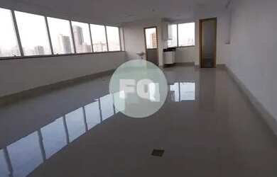 Imagem: O depósito possui 2 Vagas na garagem, 65m² de Área e está