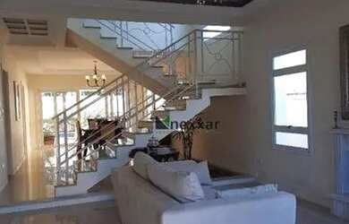 Imagem: A casa em condomínio possui 3 Dormitórios, 4 Banheiros, 4