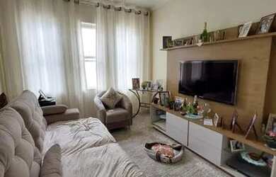 Imagem: A casa possui 5 Dormitórios, 4 Banheiros, 360m² de Área e