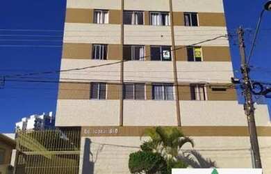 Imagem: O apartamento possui 3 Dormitórios, 1 Banheiro, 1 Vaga na garagem