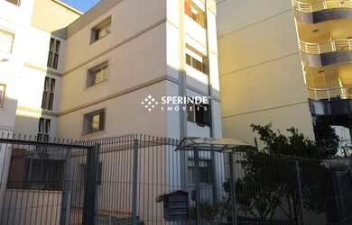 Imagem: O apartamento possui 3 Dormitórios, 1 Banheiro, 1 Vaga na garagem