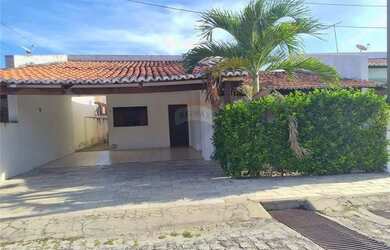 Imagem: A casa em condomínio possui 3 Dormitórios, 2 Banheiros, 2