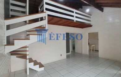 Imagem: A casa possui 2 Dormitórios, 1 Banheiro, 2 Vagas na garagem